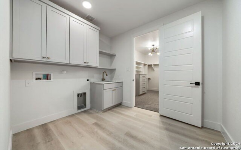 486 James Way, Castroville, TX 78009, 4 Habitaciones Habitaciones , ,5 BañosBaños,Residential,En Venta,486 James Way,1785061