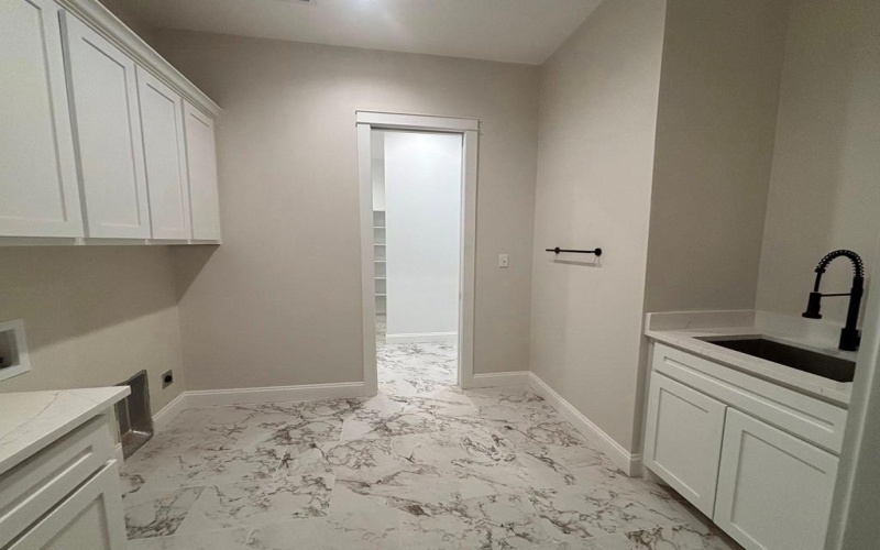 5605 E County Rd 94, Midland, TX 79706, 4 Habitaciones Habitaciones , ,3 BañosBaños,Residential,En Venta,5605 E County Rd 94,50081170