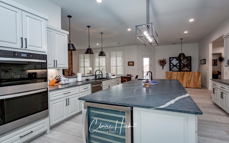 6800 Castle Wood Dr, Midland, TX 79707, 5 Bedrooms Bedrooms, ,3 BathroomsBathrooms,Residential,For Sale,6800 Castle Wood Dr,50081754
