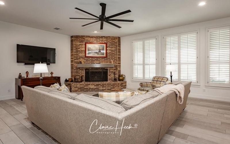 6800 Castle Wood Dr, Midland, TX 79707, 5 Bedrooms Bedrooms, ,3 BathroomsBathrooms,Residential,For Sale,6800 Castle Wood Dr,50081754