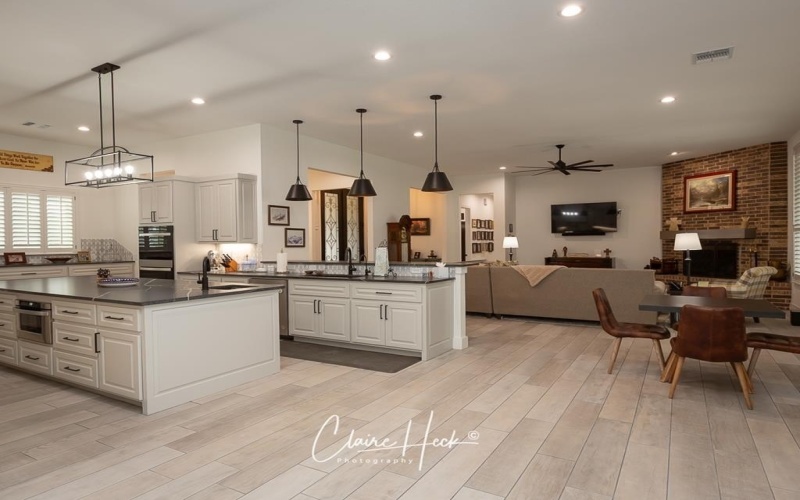 6800 Castle Wood Dr, Midland, TX 79707, 5 Bedrooms Bedrooms, ,3 BathroomsBathrooms,Residential,For Sale,6800 Castle Wood Dr,50081754