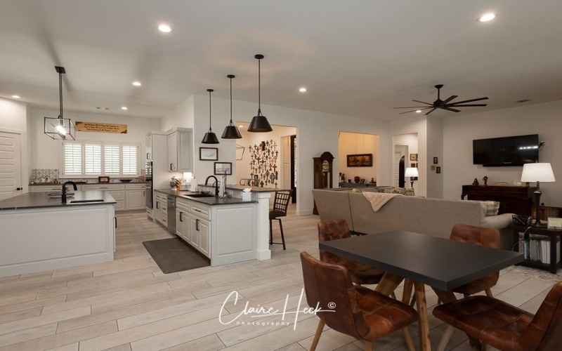 6800 Castle Wood Dr, Midland, TX 79707, 5 Bedrooms Bedrooms, ,3 BathroomsBathrooms,Residential,For Sale,6800 Castle Wood Dr,50081754