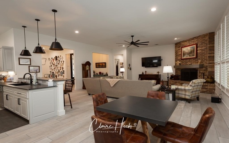 6800 Castle Wood Dr, Midland, TX 79707, 5 Bedrooms Bedrooms, ,3 BathroomsBathrooms,Residential,For Sale,6800 Castle Wood Dr,50081754