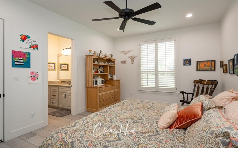 6800 Castle Wood Dr, Midland, TX 79707, 5 Bedrooms Bedrooms, ,3 BathroomsBathrooms,Residential,For Sale,6800 Castle Wood Dr,50081754