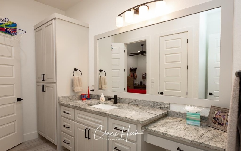 6800 Castle Wood Dr, Midland, TX 79707, 5 Bedrooms Bedrooms, ,3 BathroomsBathrooms,Residential,For Sale,6800 Castle Wood Dr,50081754