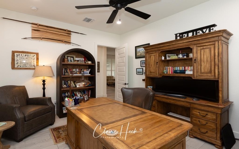 6800 Castle Wood Dr, Midland, TX 79707, 5 Bedrooms Bedrooms, ,3 BathroomsBathrooms,Residential,For Sale,6800 Castle Wood Dr,50081754