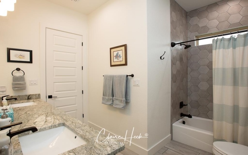 6800 Castle Wood Dr, Midland, TX 79707, 5 Bedrooms Bedrooms, ,3 BathroomsBathrooms,Residential,For Sale,6800 Castle Wood Dr,50081754