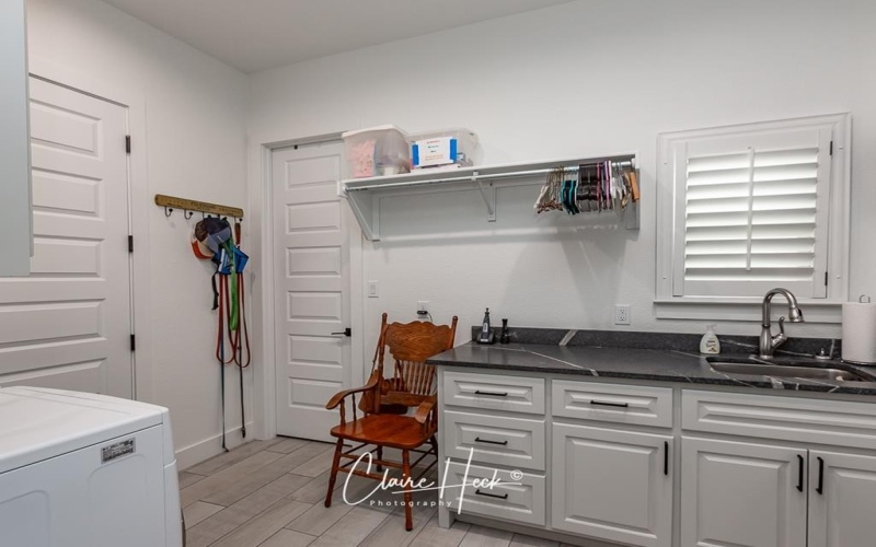 6800 Castle Wood Dr, Midland, TX 79707, 5 Bedrooms Bedrooms, ,3 BathroomsBathrooms,Residential,For Sale,6800 Castle Wood Dr,50081754