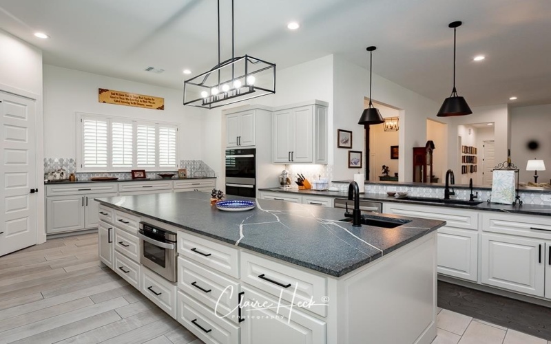 6800 Castle Wood Dr, Midland, TX 79707, 5 Bedrooms Bedrooms, ,3 BathroomsBathrooms,Residential,For Sale,6800 Castle Wood Dr,50081754