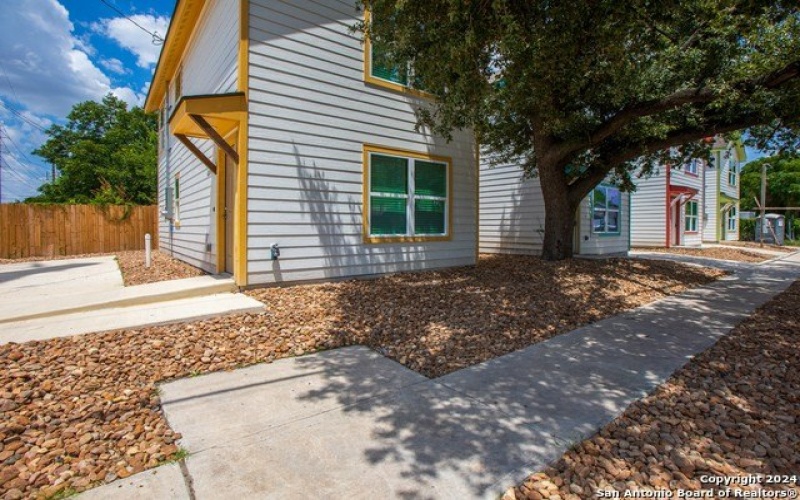 631 E Carolina St #1, San Antonio, TX 78210-1814, 2 Bedrooms Bedrooms, ,1 BathroomBathrooms,Residential,For Sale,631 E Carolina St,1793249