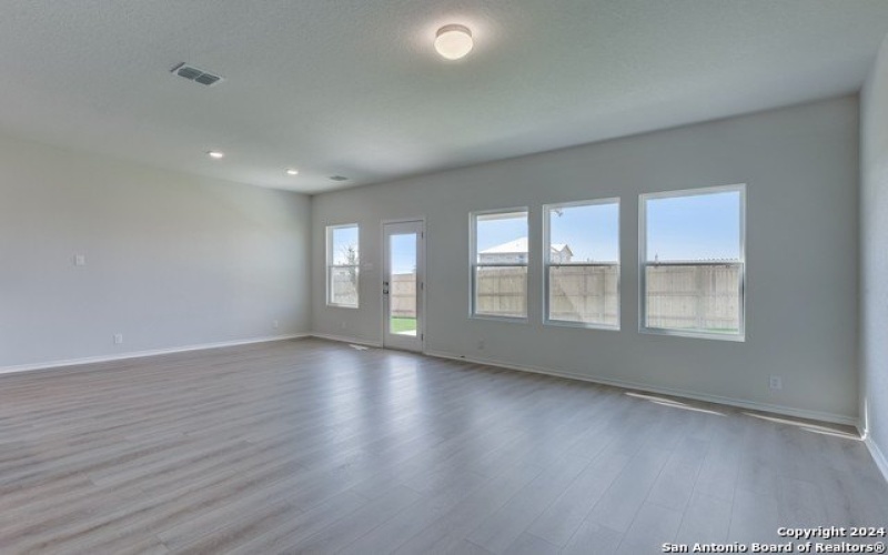 101 Beveridge, Seguin, TX 78155, 3 Bedrooms Bedrooms, ,2 BathroomsBathrooms,Residential,For Sale,101 Beveridge,1797661