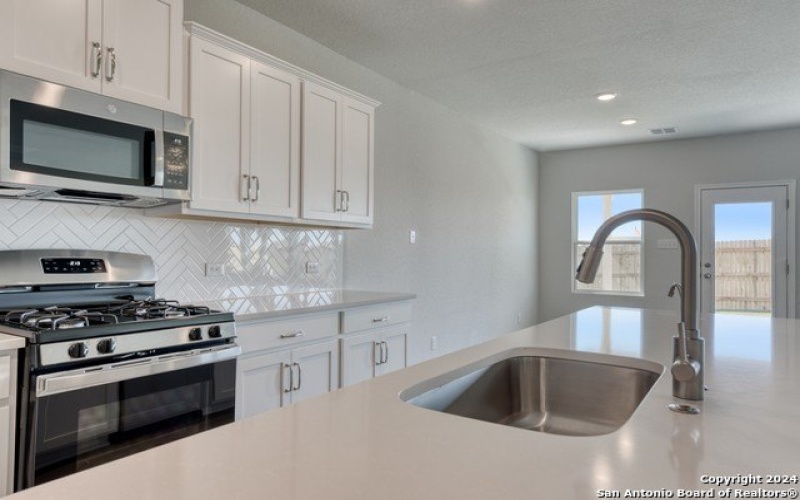 101 Beveridge, Seguin, TX 78155, 3 Bedrooms Bedrooms, ,2 BathroomsBathrooms,Residential,For Sale,101 Beveridge,1797661