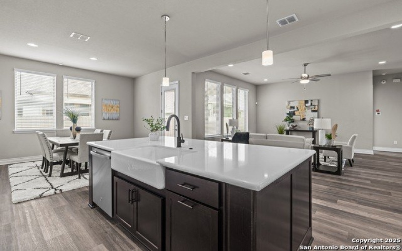 304 Flathead Lake, New Braunfels, TX 78130, 4 Habitaciones Habitaciones , ,3 BañosBaños,Residential,En Venta,304 Flathead Lake,1798700