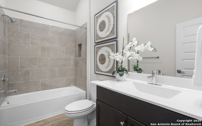 2039 Newforest Peak, New Braunfels, TX 78130, 3 Habitaciones Habitaciones , ,2 BañosBaños,Residential,En Venta,2039 Newforest Peak,1801652