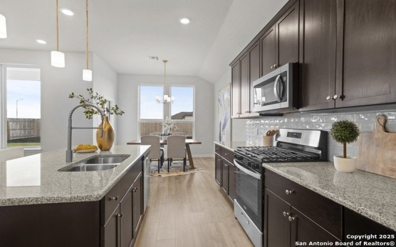 2039 Newforest Peak, New Braunfels, TX 78130, 3 Habitaciones Habitaciones , ,2 BañosBaños,Residential,En Venta,2039 Newforest Peak,1801652