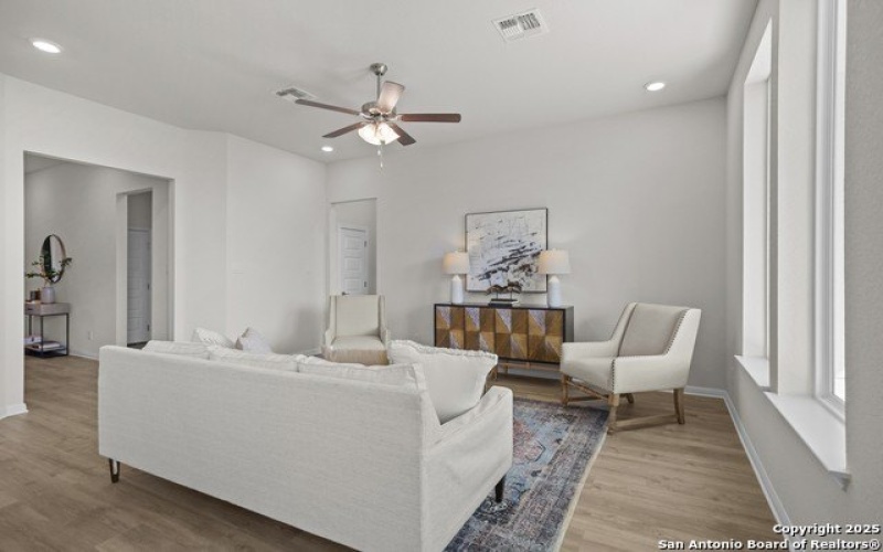 2039 Newforest Peak, New Braunfels, TX 78130, 3 Habitaciones Habitaciones , ,2 BañosBaños,Residential,En Venta,2039 Newforest Peak,1801652