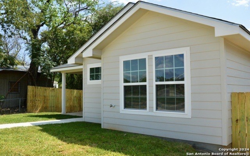 812 UVALDE ST, Pleasanton, TX 78064-1942, 3 Bedrooms Bedrooms, ,2 BathroomsBathrooms,Residential,For Sale,812 UVALDE ST,1808849