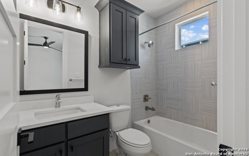 138 Playmoor St, San Antonio, TX 78210, 3 Habitaciones Habitaciones , ,3 BañosBaños,Residential,En Venta,138 Playmoor St,0,1829259