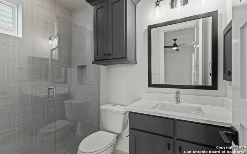 130 Playmoor St, San Antonio, TX 78210, 3 Habitaciones Habitaciones , ,3 BañosBaños,Residential,En Venta,130 Playmoor St,1829540
