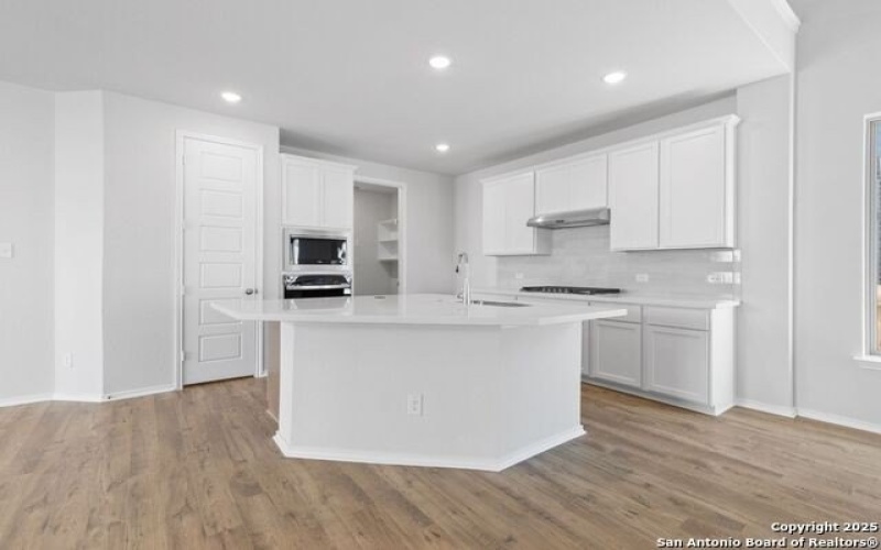 2621 White Willow, San Antonio, TX 78245, 4 Bedrooms Bedrooms, ,3 BathroomsBathrooms,Residential,For Sale,2621 White Willow,1830013