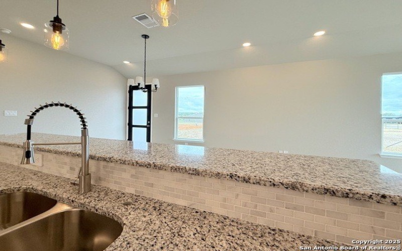 137 Camino Verde Ct, La Vernia, TX 78121, 3 Habitaciones Habitaciones , ,2 BañosBaños,Residential,En Venta,137 Camino Verde Ct,1830606
