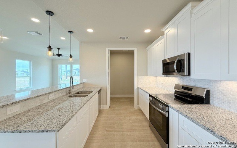 137 Camino Verde Ct, La Vernia, TX 78121, 3 Habitaciones Habitaciones , ,2 BañosBaños,Residential,En Venta,137 Camino Verde Ct,1830606