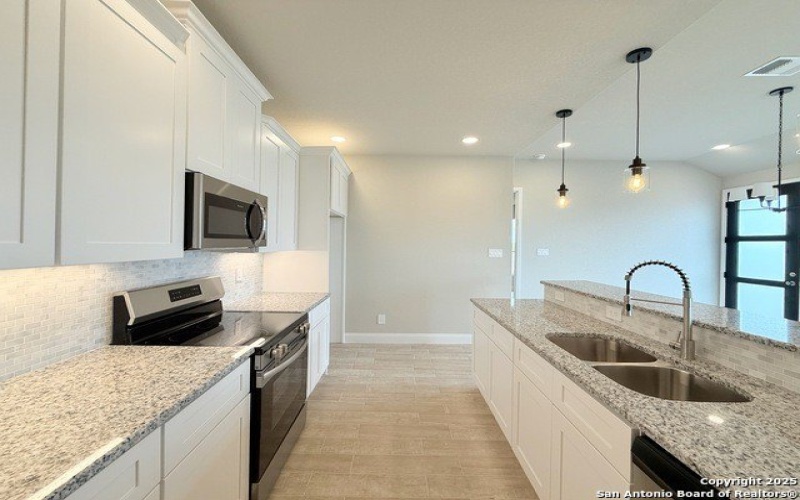 137 Camino Verde Ct, La Vernia, TX 78121, 3 Habitaciones Habitaciones , ,2 BañosBaños,Residential,En Venta,137 Camino Verde Ct,1830606