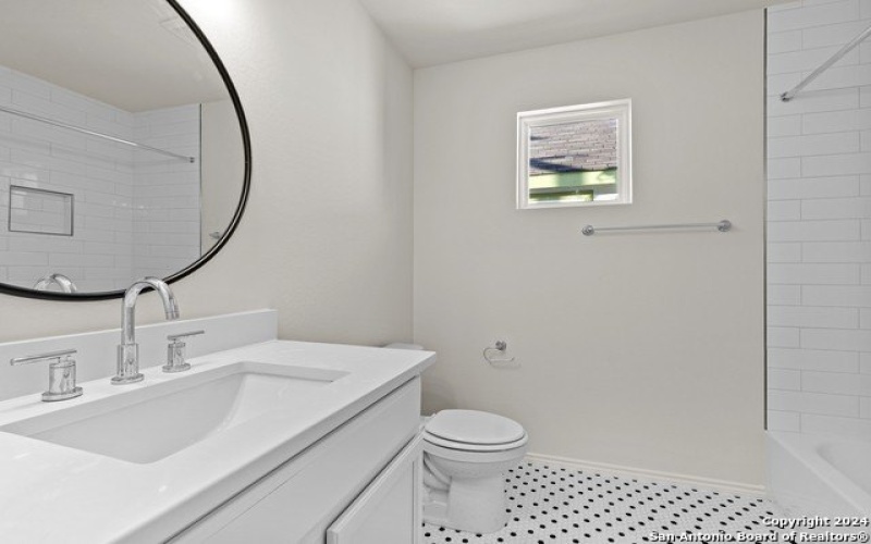 631 E Carolina St #3, San Antonio, TX 78210-1814, 2 Bedrooms Bedrooms, ,1 BathroomBathrooms,Residential,For Sale,631 E Carolina St,1830705