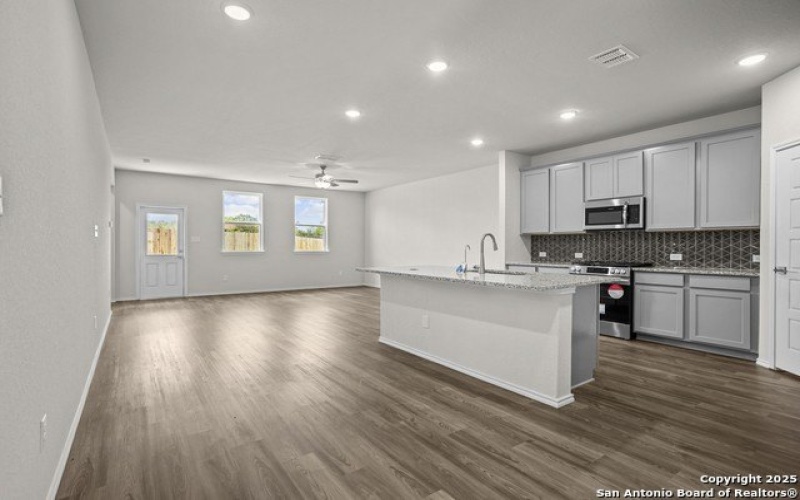 3421 Meteor Night, Converse, TX 78109, 3 Habitaciones Habitaciones , ,2 BañosBaños,Residential,En Venta,3421 Meteor Night,1830745