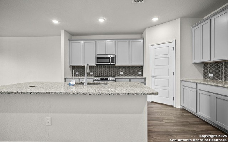 3421 Meteor Night, Converse, TX 78109, 3 Habitaciones Habitaciones , ,2 BañosBaños,Residential,En Venta,3421 Meteor Night,1830745