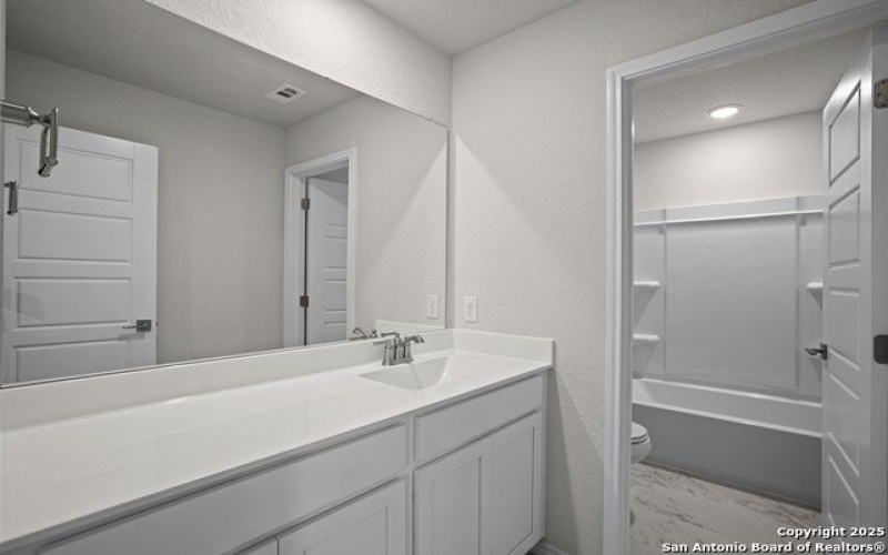 3421 Meteor Night, Converse, TX 78109, 3 Habitaciones Habitaciones , ,2 BañosBaños,Residential,En Venta,3421 Meteor Night,1830745
