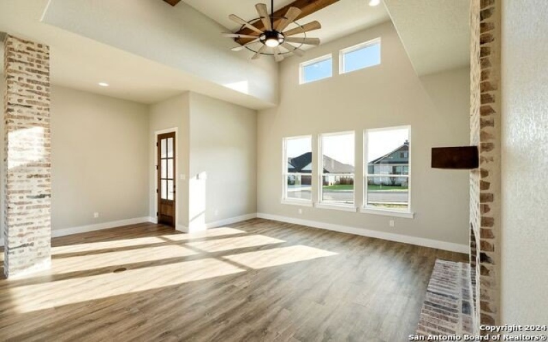 124 E Magnolia Cir, La Vernia, TX 78121, 4 Habitaciones Habitaciones , ,2 BañosBaños,Residential,En Venta,124 E Magnolia Cir,1832220
