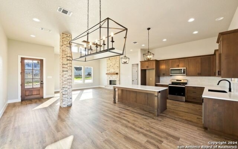124 E Magnolia Cir, La Vernia, TX 78121, 4 Habitaciones Habitaciones , ,2 BañosBaños,Residential,En Venta,124 E Magnolia Cir,1832220