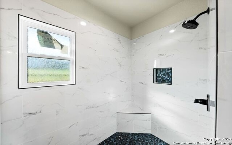 124 E Magnolia Cir, La Vernia, TX 78121, 4 Habitaciones Habitaciones , ,2 BañosBaños,Residential,En Venta,124 E Magnolia Cir,1832220