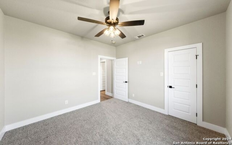 124 E Magnolia Cir, La Vernia, TX 78121, 4 Habitaciones Habitaciones , ,2 BañosBaños,Residential,En Venta,124 E Magnolia Cir,1832220