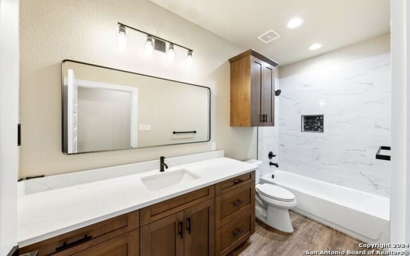 124 E Magnolia Cir, La Vernia, TX 78121, 4 Habitaciones Habitaciones , ,2 BañosBaños,Residential,En Venta,124 E Magnolia Cir,1832220