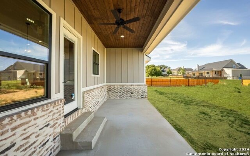 124 E Magnolia Cir, La Vernia, TX 78121, 4 Habitaciones Habitaciones , ,2 BañosBaños,Residential,En Venta,124 E Magnolia Cir,1832220