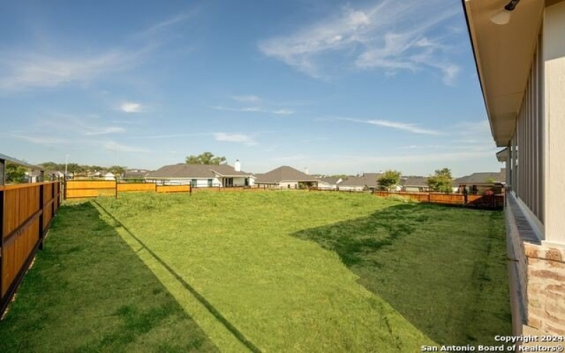 124 E Magnolia Cir, La Vernia, TX 78121, 4 Habitaciones Habitaciones , ,2 BañosBaños,Residential,En Venta,124 E Magnolia Cir,1832220