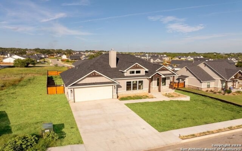 124 E Magnolia Cir, La Vernia, TX 78121, 4 Habitaciones Habitaciones , ,2 BañosBaños,Residential,En Venta,124 E Magnolia Cir,1832220