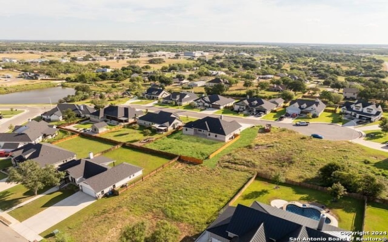 124 E Magnolia Cir, La Vernia, TX 78121, 4 Habitaciones Habitaciones , ,2 BañosBaños,Residential,En Venta,124 E Magnolia Cir,1832220