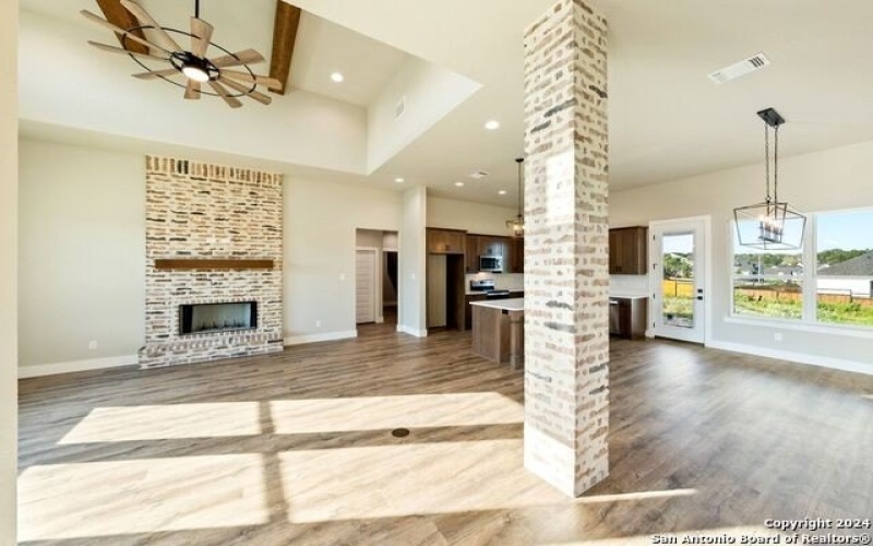 124 E Magnolia Cir, La Vernia, TX 78121, 4 Habitaciones Habitaciones , ,2 BañosBaños,Residential,En Venta,124 E Magnolia Cir,1832220