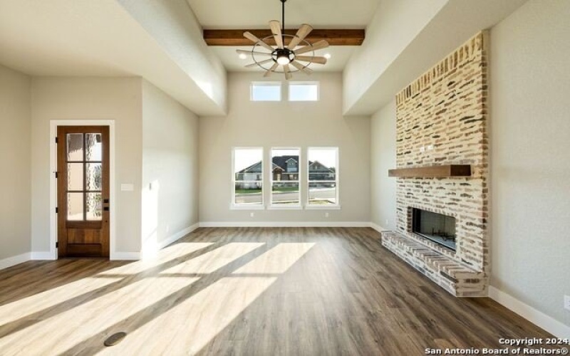 124 E Magnolia Cir, La Vernia, TX 78121, 4 Habitaciones Habitaciones , ,2 BañosBaños,Residential,En Venta,124 E Magnolia Cir,1832220