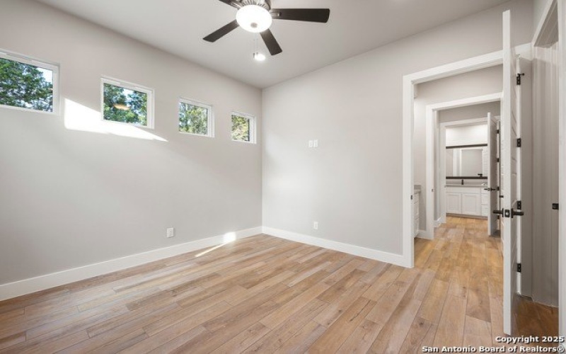 1758 PARADISE PKWY, Canyon Lake, TX 78133, 4 Habitaciones Habitaciones , ,3 BañosBaños,Residential,En Venta,1758 PARADISE PKWY,1832305