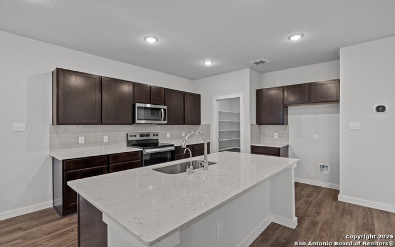 12542 Spike Heights, San Antonio, TX 78245, 4 Habitaciones Habitaciones , ,3 BañosBaños,Residential,En Venta,12542 Spike Heights,1816337