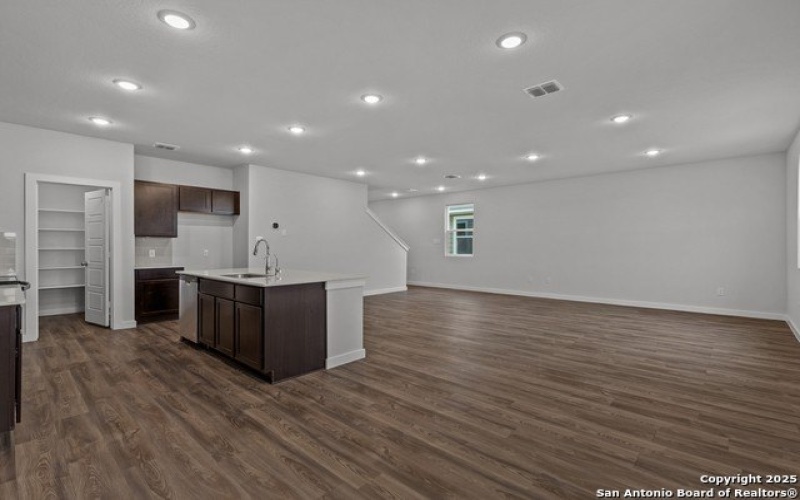 12542 Spike Heights, San Antonio, TX 78245, 4 Habitaciones Habitaciones , ,3 BañosBaños,Residential,En Venta,12542 Spike Heights,1816337