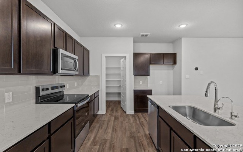 12542 Spike Heights, San Antonio, TX 78245, 4 Habitaciones Habitaciones , ,3 BañosBaños,Residential,En Venta,12542 Spike Heights,1816337