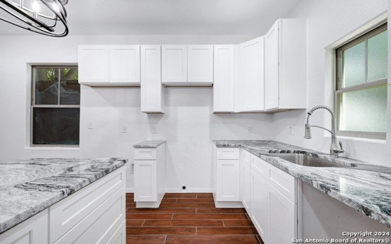 1210 S New Braunfels Ave, San Antonio, TX 78210, ,5 BathroomsBathrooms,Residential Multi Family,For Sale,1210 S New Braunfels Ave,1816740
