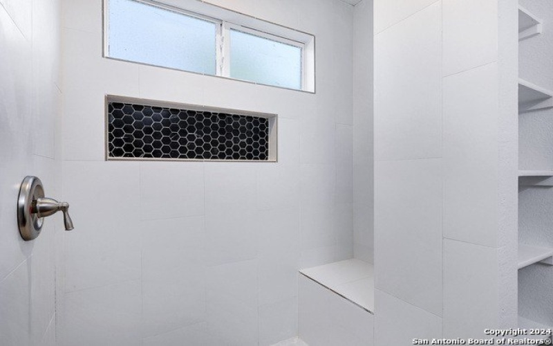 1210 S New Braunfels Ave, San Antonio, TX 78210, ,5 BathroomsBathrooms,Residential Multi Family,For Sale,1210 S New Braunfels Ave,1816740