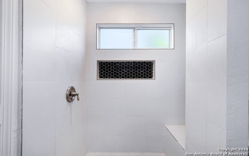 1210 S New Braunfels Ave, San Antonio, TX 78210, ,5 BathroomsBathrooms,Residential Multi Family,For Sale,1210 S New Braunfels Ave,1816740