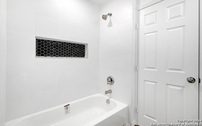 1210 S New Braunfels Ave, San Antonio, TX 78210, ,5 BathroomsBathrooms,Residential Multi Family,For Sale,1210 S New Braunfels Ave,1816740